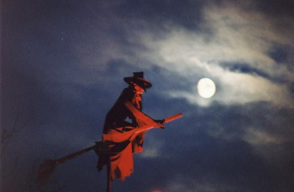 Cele mai temute vrajitoare isi dau intalnire la Castelul Dracula