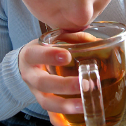 A ajuns in coma alcoolica la spital dupa ce a confundat tuica cu apa!