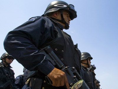 Ascunsi in rezervor sau cusuti in tapiterie! Asa incearca sa treaca granita