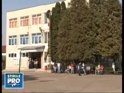 Isi recruteaza forta de munca din randul elevilor de liceu!