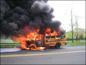 Peste 20 de persoane au ars de vii intr-un accident din Germania