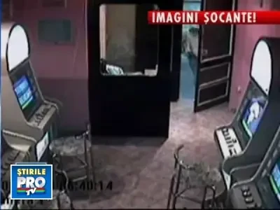 IMAGINI SOCANTE: Casiera atacata cu toporul la Constanta!