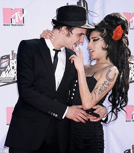 Amy Winehouse, logodita cu fostul sot?