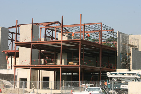 Rumano, busco empleo