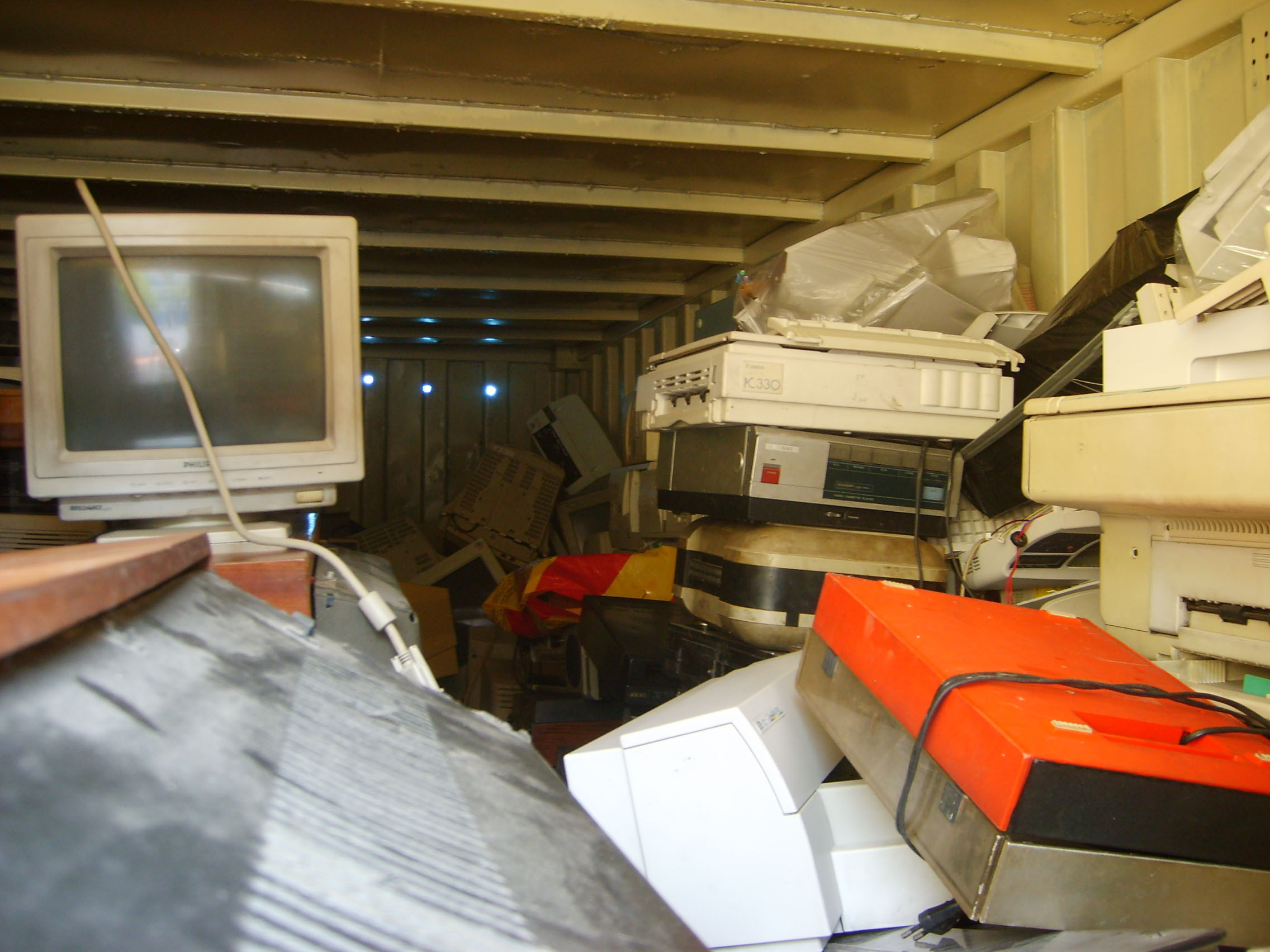 Vineri si sambata are loc “Marea debarasare”. Unde poti scapa de deseuri electrice in Arad