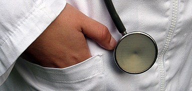 Plicul, "biletul" de intrare in spitalele din Romania