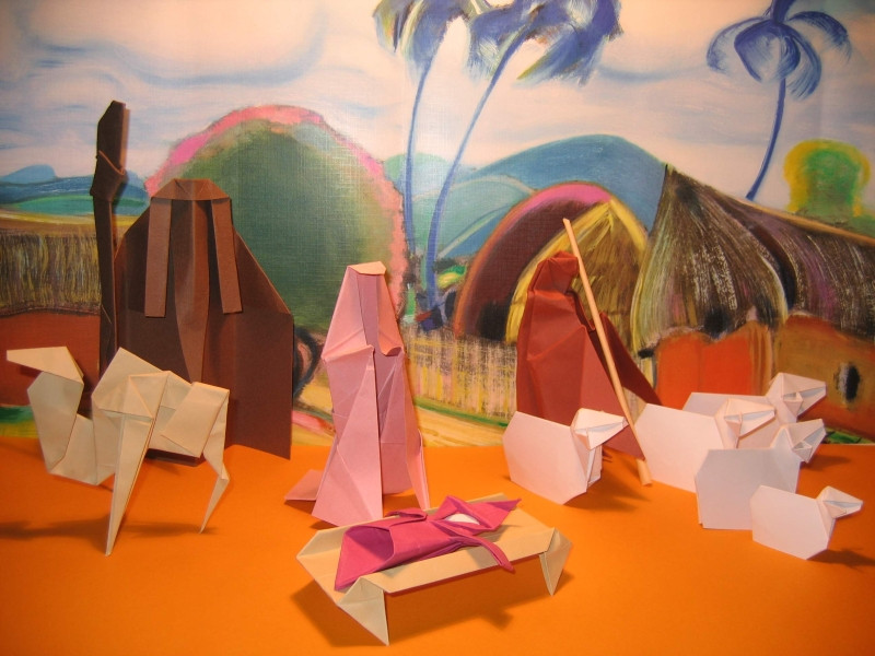 Hartia colorata, impachetata in mii de forme, vedeta unui festival inedit!