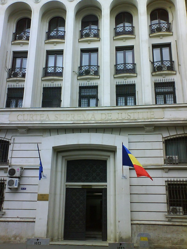 Meci istoric: transferurile din fotbal versus bratul lung al legii!