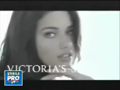 Adriana_Lima_promoveaza_sutienul_miraculos