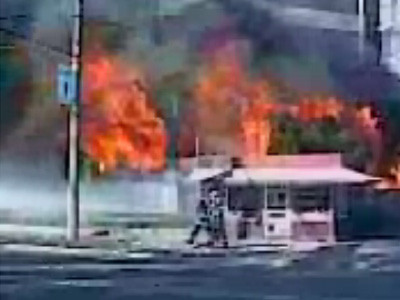 Un incendiu puternic a distrus un magazin de mobila din Galati