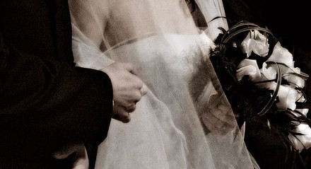 Reduceri de 80% la rochii si costume, la Targul de Nunti din Capitala