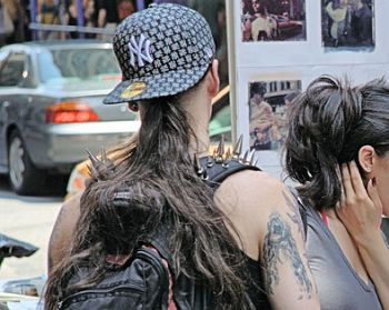 Liberi sa fure, in timp ce politia ridica din umeri!