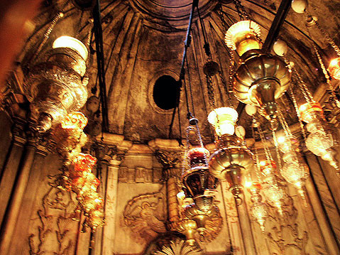 Bataie la Ierusalim, intre preotii greoco-ortodocsi si cei armeni!