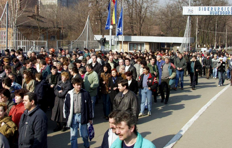 Combinatul siderurgic din Hunedoara isi opreste productia timp de doua luni