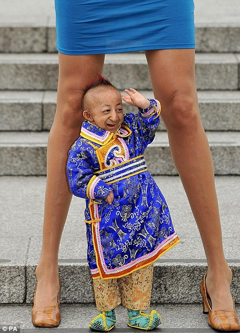 Ocolul pamantului cu cele mai lungi picioare