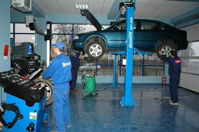Aviz soferilor! Preturile la service-ul auto, in continua crestere