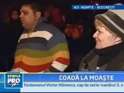 Din nou cozi interminabile la Mitropolie. Pelerinii se roaga la Sf. Mina