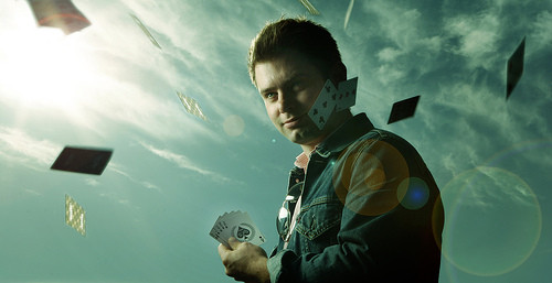 Pokerul i-a adus 9.500.000 de dolari la doar 22 de ani!