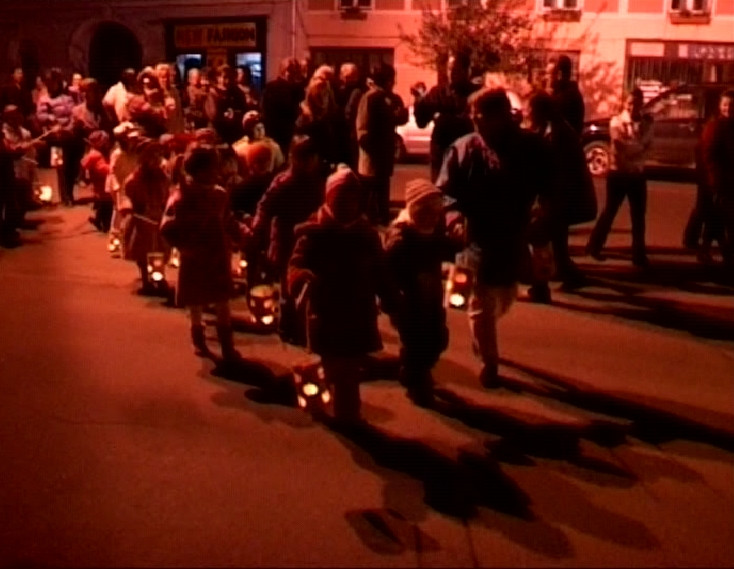 Mii de copii din Ardeal l-au sarbatorit marti seara pe Sfantul Martin