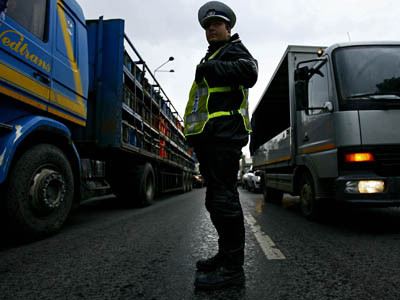 UPDATE: Traficul pe DN1 ar putea reveni la normal abia la miezul noptii!