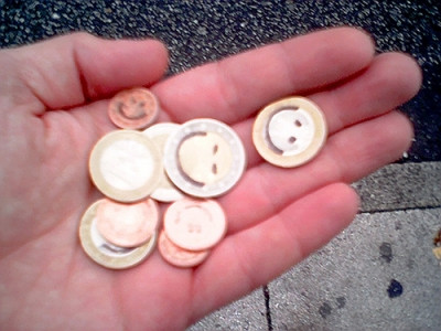 Alunga criza financiara cu un zambet!