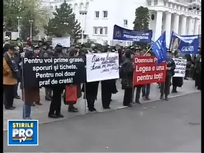 Educatorii au primit de la Primaria Galati doar… praful de creta