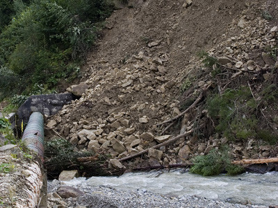 Vremea rea face ravagii. Sase case afectate de alunecari de teren la Orsova