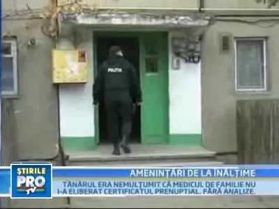 A vrut sa se arunce de la etajul 4, pentru ca nu poate sa se insoare!