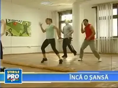 Marius Nedelcu o sprijina pe partenera lui de la duel