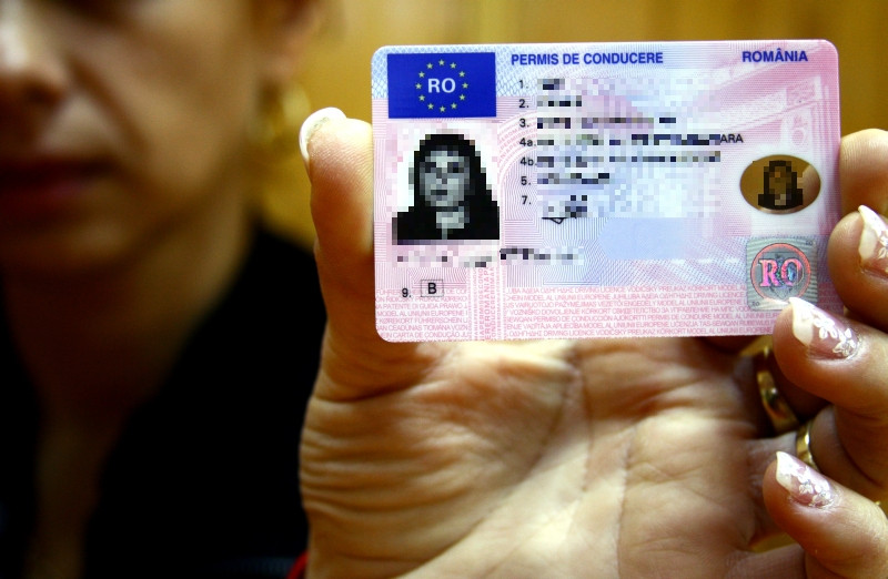 Cu permisul suspendat, dar imbibat in alcool. Cum s-a prezentat un tanar la examenul auto