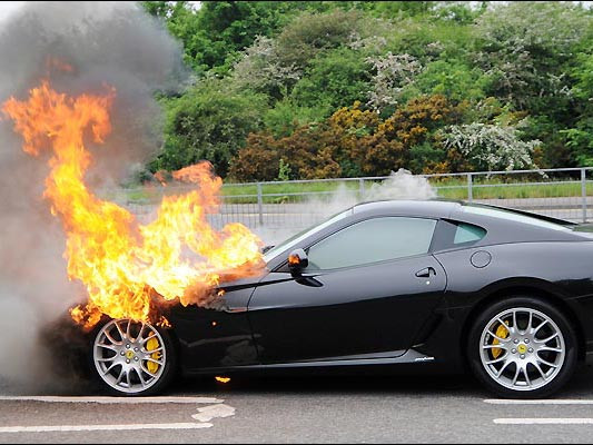 Vezi aici cum s-a ales scrumul de un bolid de zeci de mii de euro