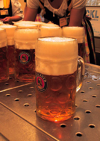 Militarii germani au baut un milion de litri de bere in Afganistan!