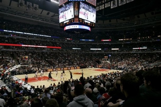 30 de minute de ploaie de pumni! Bataie intre liceeni