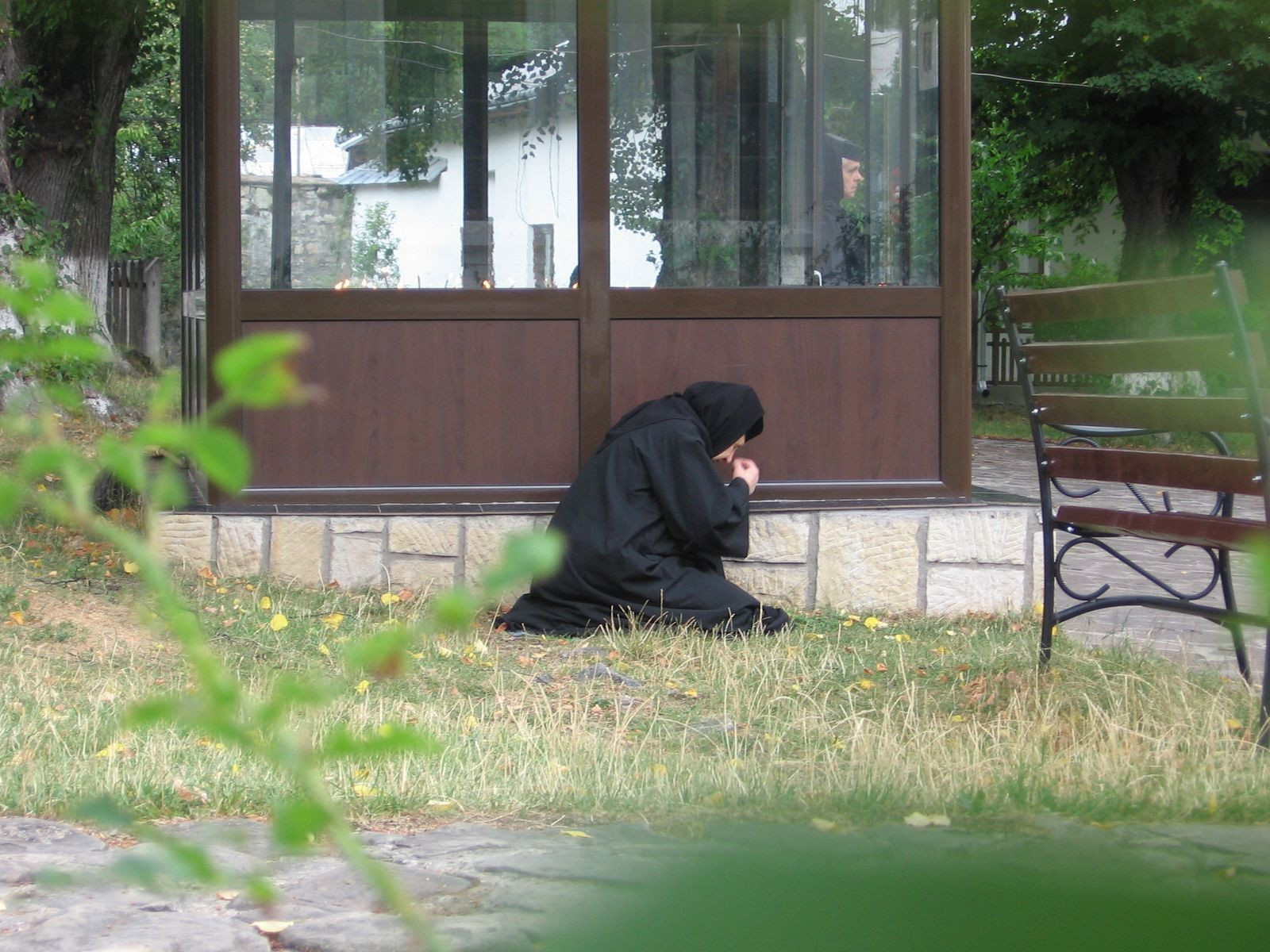 Furt de identitate. O maicuta habar nu avea ca stie sa faca vraji