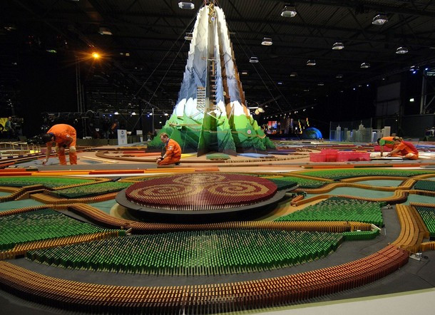 Olanda: 4,3 milioane de piese, noul record mondial la domino!