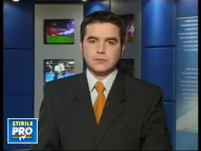 Politist buzoian cercetat penal