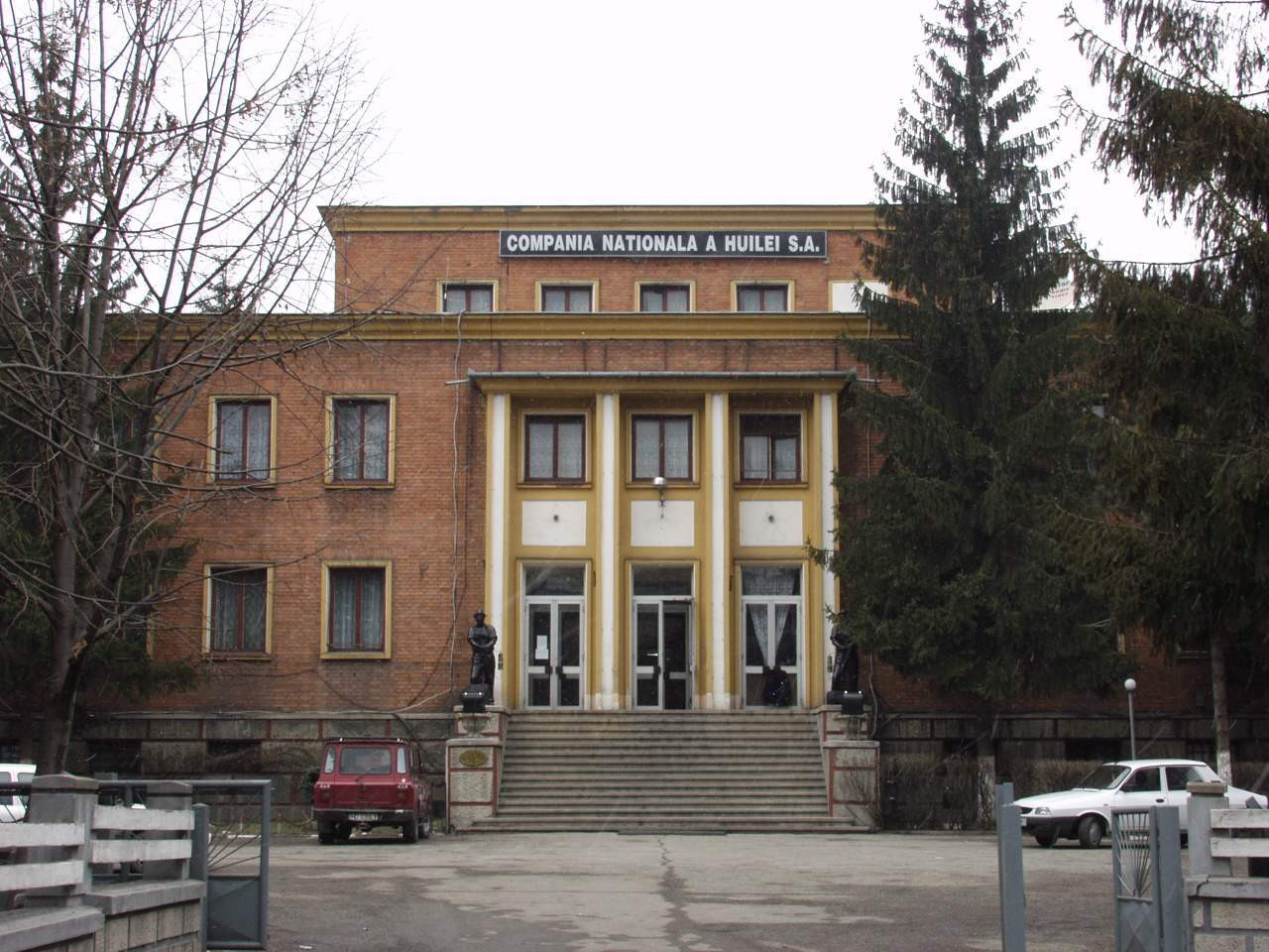 Averile sefilor din minerit, luate la puricat de ANI