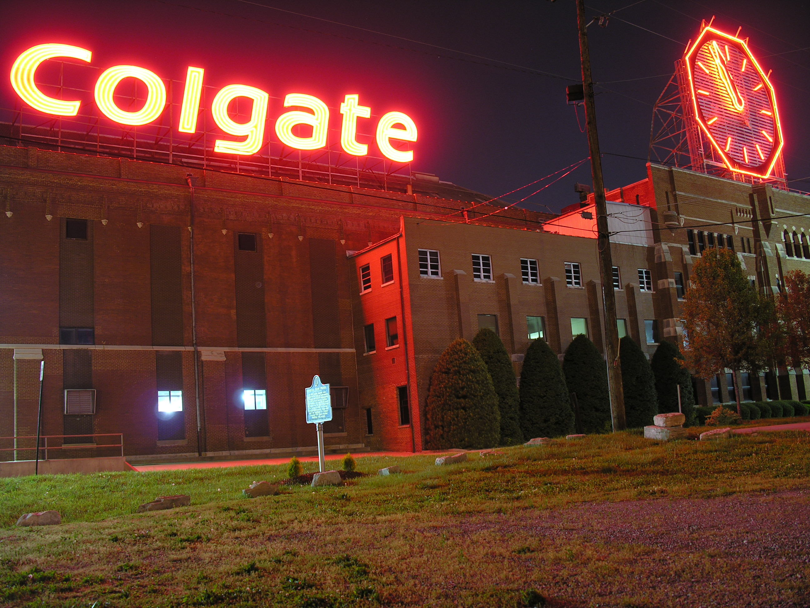 Colgate-Palmolive inchide fabrica de la Brasov