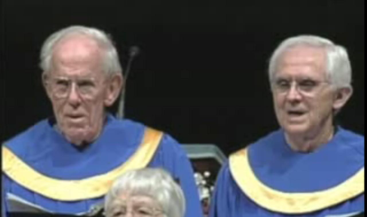 Tu ce ai face daca bunicii tai ar canta hip hop in biserica?