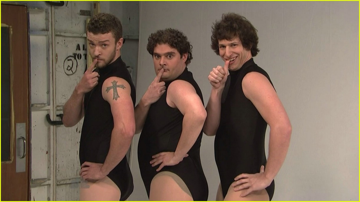 Justin Timberlake si-a tras pantofi cu toc si danseaza de mama focului!