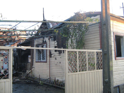 Case distruse de un incendiu violent, in Delta Dunarii