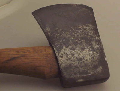 Un barbat de 34 de ani, banuit ca si-a ucis mama