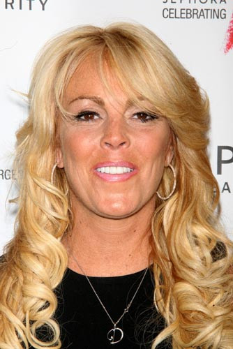 Ipostaza socanta. Ce vedeta a fost surprinsa de paparazzi in timp ce isi saruta mama. FOTO