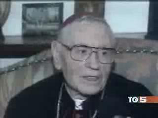 S-a pocait! Dupa ce a jefuit un episcop, un roman va fi hirotonisit preot