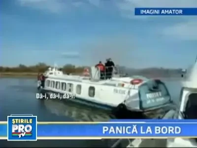 Emotii pe Dunare! O nava cu pasageri a ramas blocata intr-un banc de nisip