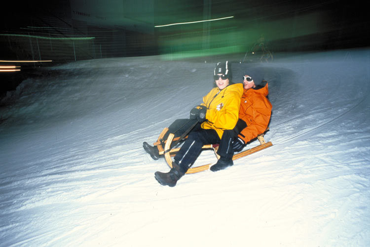Prima partie artificiala de schi si sanius, in Bucuresti