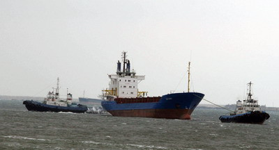 Remorcher in pericol de scufundare pe Canalul Dunare Marea Neagra