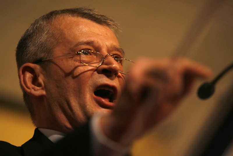 Oprescu: Nu candidez la presedintie, dar il sustin pe Crin Antonescu