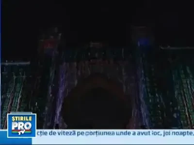 Dubaiul nu a auzit de criza! A inaugurat un hotel de 1,5 miliarde dolari