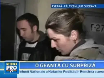 Inima de mama! Si-a abandonat bebelusul in scara unui bloc